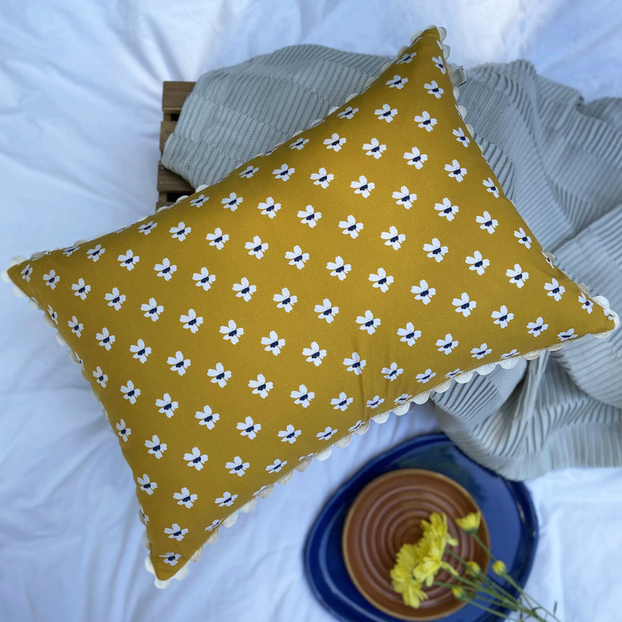 Dandelion - Bloom -Daisy - Cushion- Woven printed fabric