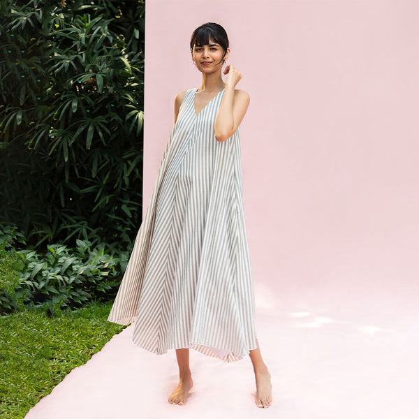 Nancy - Chill Dress